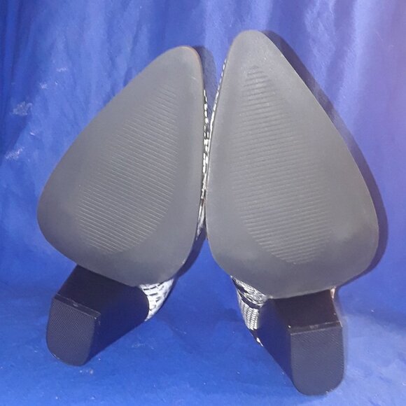 GLAZE-1 POINTY TOE BOOTIES - Picture 7 of 7